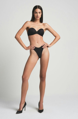 Skims Ultimate Strapless Push-Up Bra